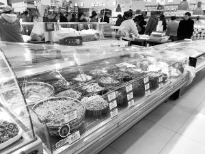 回访生鲜超市 地利生鲜与新隆嘉仍存在生鲜食品裸卖问题
